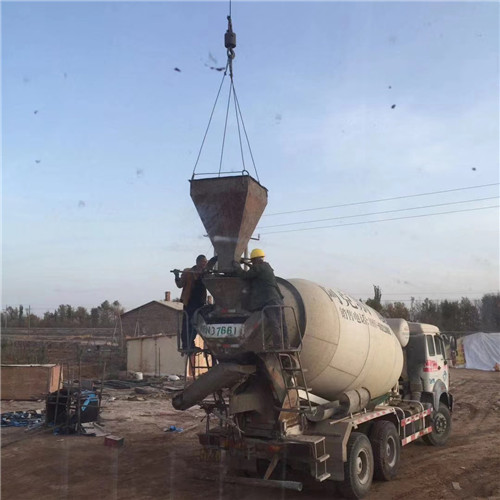 固镇县“精准瞄准”—— 吊车的 “定位导航” 技术