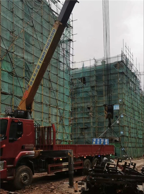 固镇县“慢工细活”—— 吊车的 “微动控制” 技术